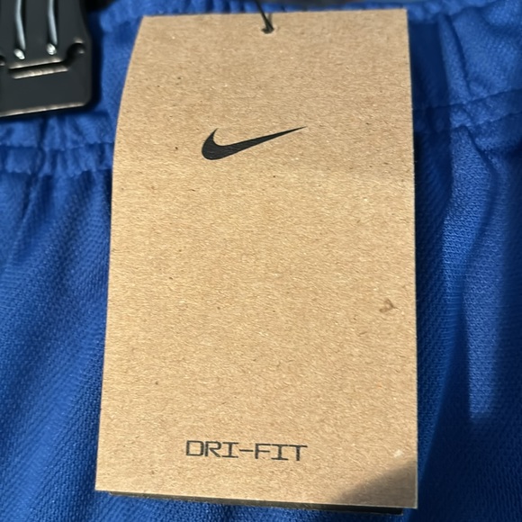Nike dri-fit 4XL blue shorts with black trim and pockets NWT - Picture 3 of 6